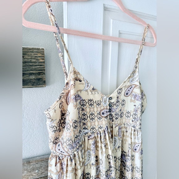 Bohemian Style Cream Patterned Maxi Dress - Picture 3 of 6